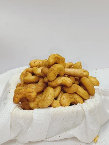 1 Kg Namkeen Kaju Biscuit